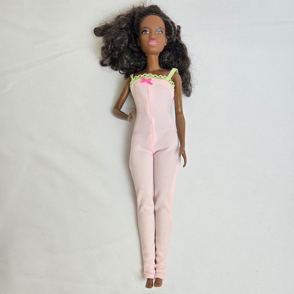 Mattel Barbie Pet Photographer Doll HCN10